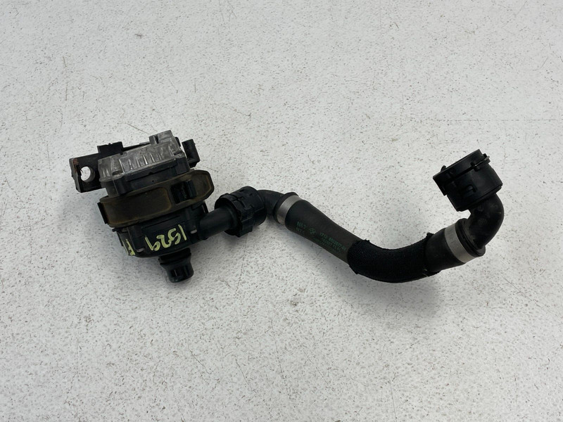 16 17 18 19 BMW 750i G12 Electric Coolant Auxiliary Water Pump 4.4L 1529 OEM