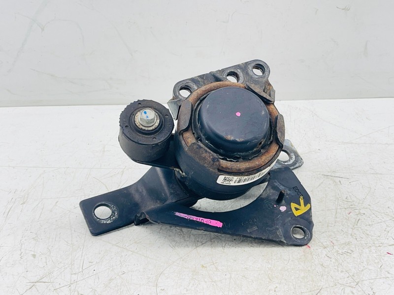 10-19 FORD C-MAX FRONT RIGHT PASS SIDE ENGINE MOTOR MOUNT SUPPORT BRACKET OEM