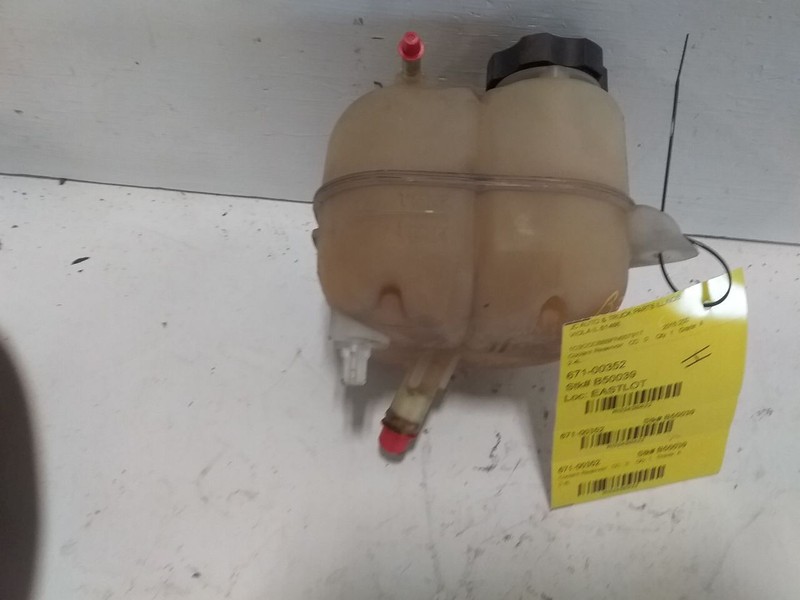 Coolant Reservoir Fits 14-18 CHEROKEE 3438422