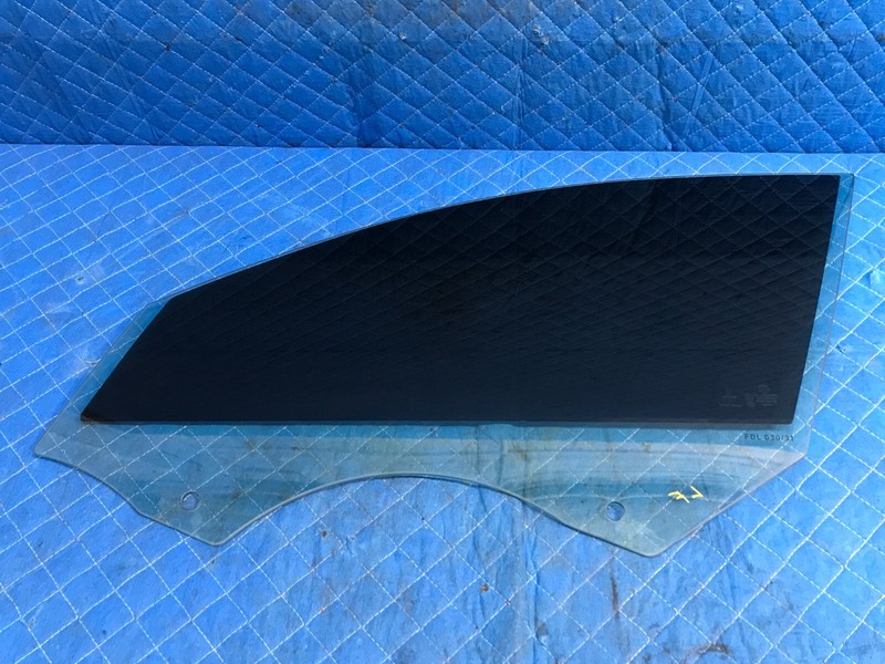 2018 BMW 540I FRONT LEFT DRIVER DOOR PANEL WINDOW GLASS OEM