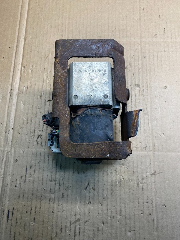 2003 - 2005 Chevrolet Silverado GMC Sierra ABS Anti-Lock Brake Module AB2715 DG