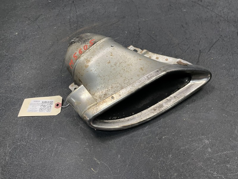 Right Exhaust Tail Pipe Tip 2018 Mercedes GLS 550 2124902827 2017 2019 X