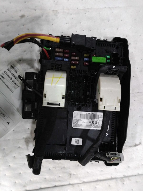 Used Body Control Module fits: 2022 Lincoln Corsair Body Control BCM center dash