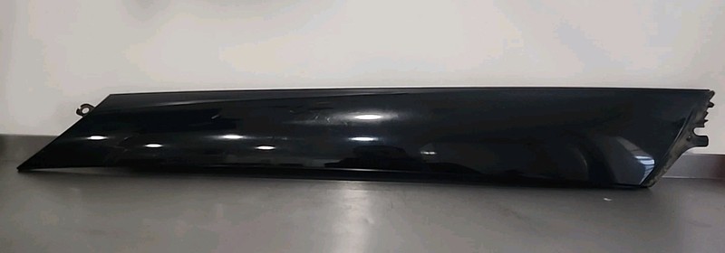 11-2017 INFINITI QX56 QX80 RIGHT PASS FRONT WINDSHIELD A PILLAR MOLDING TRIM RH