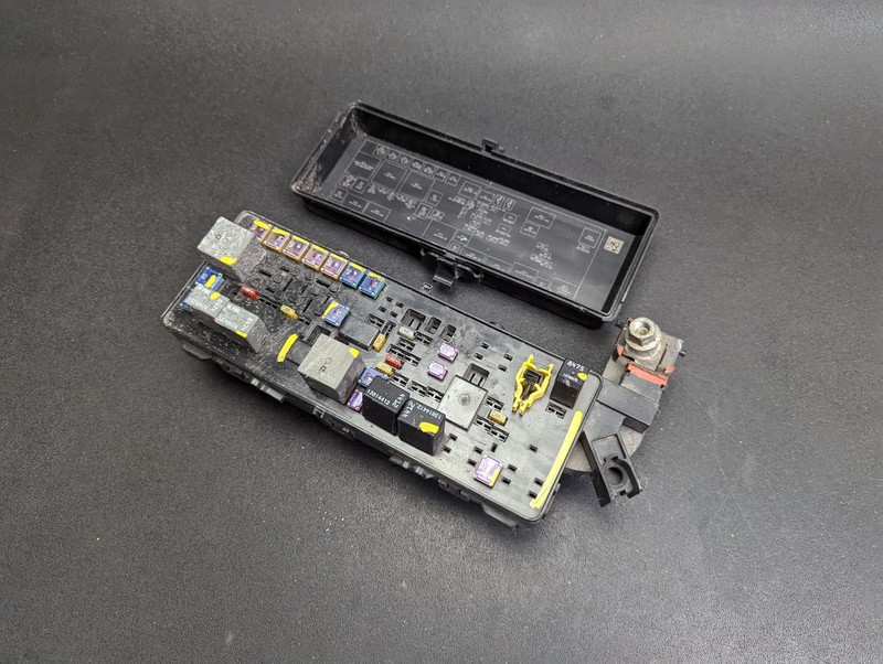 Exterior Intelligent Power Control Module 2016 Dodge Journey 68143314AE 12 -19 X