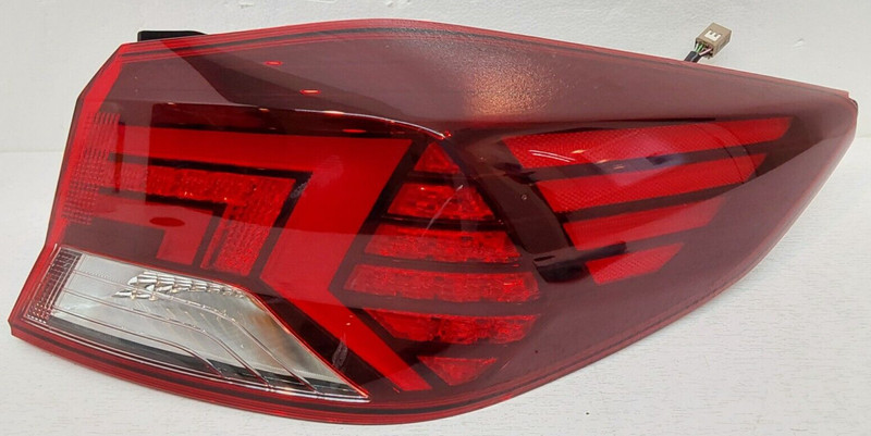 19-20 Hyundai Elantra Sedan Korea Build RH Outer Tail Light