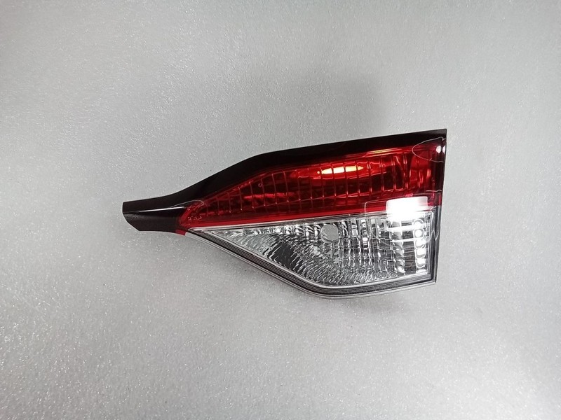 2020-2022 Toyota Corolla Sedan 11300 B Right Side Inner Lid Taillight 8159112250