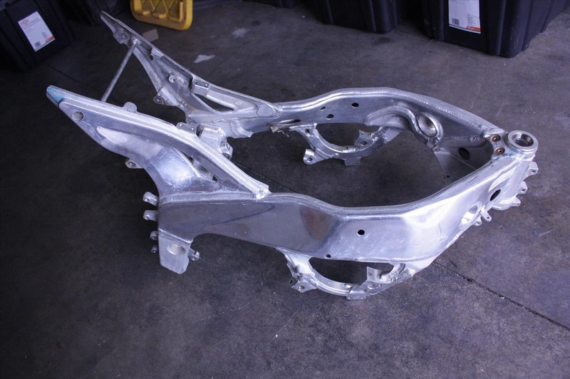 1991 YAMAHA FZR 1000 MAIN FRAME CHASSIS BODY FZR1000 91