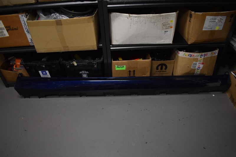 2021 BMW X7 RIGHT SIDE ROCKER MOLDING FACTORY OEM