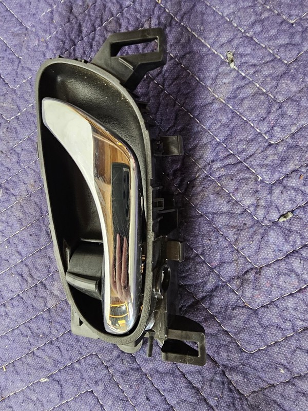 FRONT DRIVER INTERIOR DOOR HANDLE fits NISSAN SENTRA S 2016 - 2019