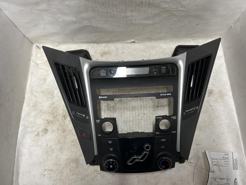 2011 HYUNDAI SONATA Heat AC Controller VIN C 8th digit manual control OEM 11
