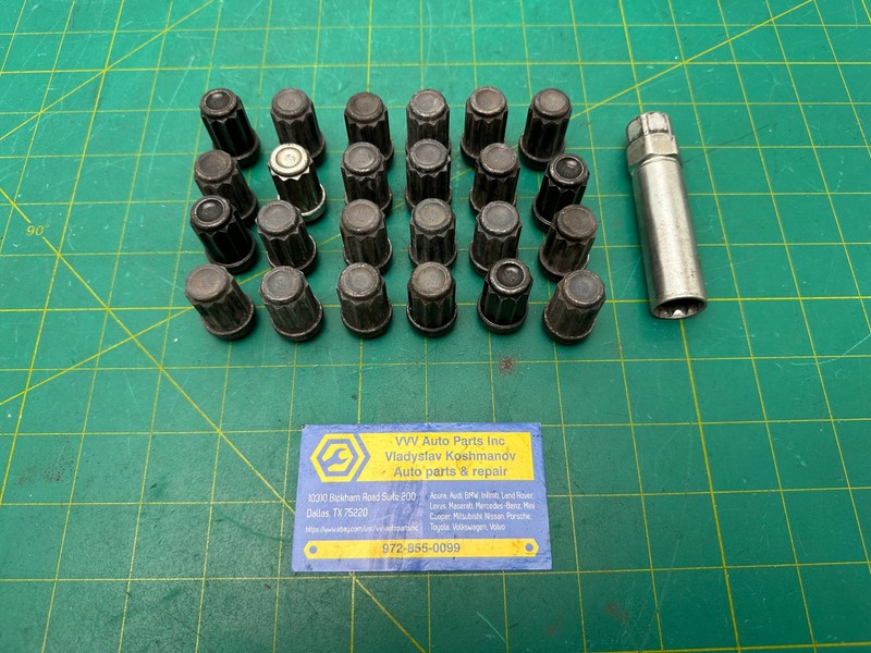 06-25 Lexus ALLOY WHEEL LUG NUT SET OF 24 W/ KEY