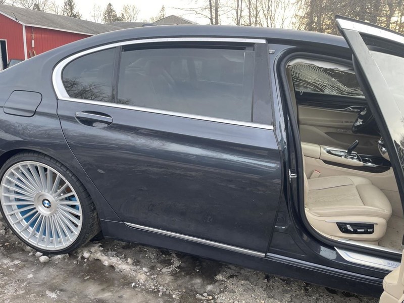 2016-2020 BMW 750i RIGHT ROCKER W/POST GRAY PC:C27 4.4L AT AWD 72K xDRIVE 64876