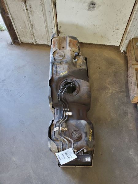 Fuel Tank Front Midship 6' 9" Box Fits 17-19 FORD F250SD PICKUP 286268
