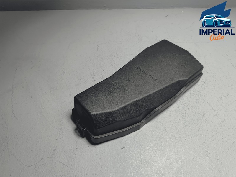 TOYOTA CAMRY 2.5L ENGINE BAY FUSE RELAY BLOCK BOX UPPER COVER LID OEM 2018