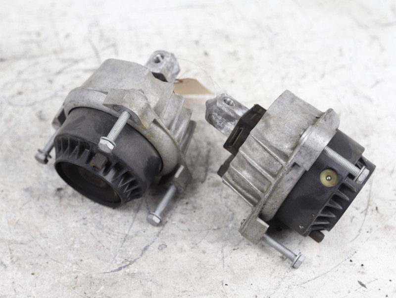 2011 BMW ACTIVE HYBRID 7 (F04) 4.4L N63 - LEFT & RIGHT MOTOR MOUNT SET-2