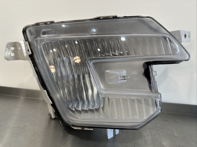 2016 - 2019 Ford Explorer OEM Fog Light DRL Right Passenger LED FB53-15A254-BF