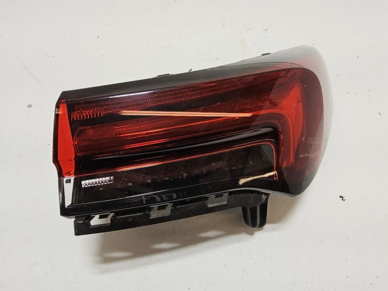 2021-2023 Buick Envision Passenger Side Tail Lamp Quarter Panel Mounted Red Lens