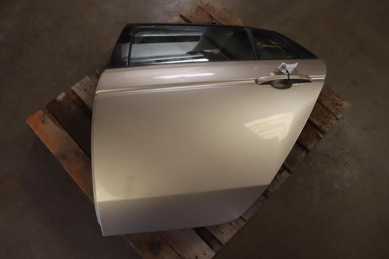 2004-2008 ACURA TL REAR LEFT SIDE DOOR SHELL PANEL W/ WINDOW OEM
