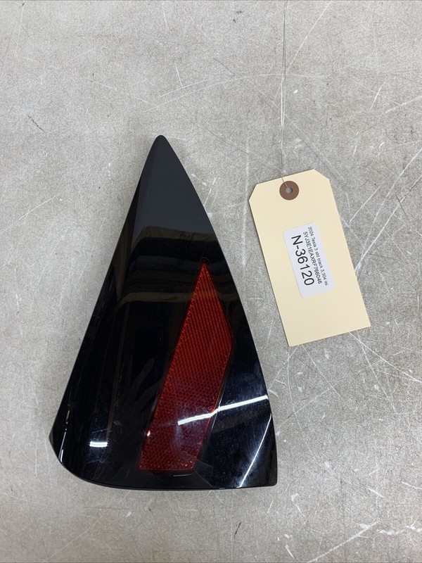 24-25 TESLA MODEL 3 REFLECTOR COVER LIGHT RIGHT QUARTER 1715105-30-A 36120 B160