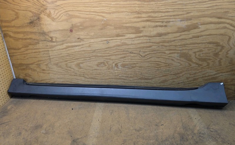 2011 12 13-2015 Chevrolet Volt Rocker Panel Side Skirt Moulding Left Driver OEM