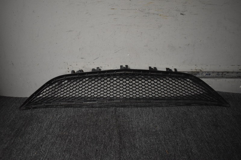 2014-2016 MERCEDES BENZ E350 4MATIC CENTER GRILLE FACTORY OEM