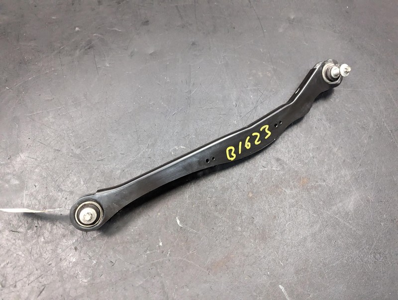 Rear Right Upper Control Arm 2018 BMW X1 33326851563 2016 2017 2018 2020 2021