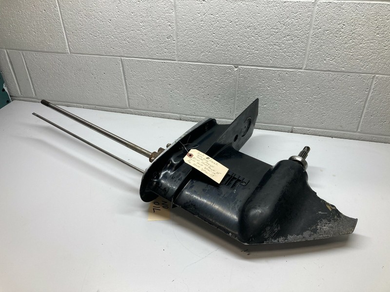 A Suzuki 20” Long Lower Unit DT 50 60 HP 2-Stroke Gearcase