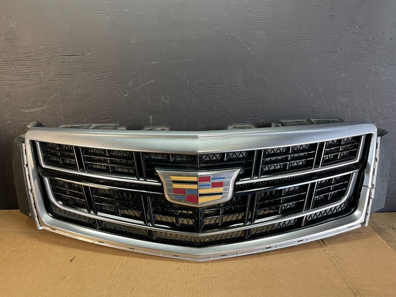 2016 to 2017 Cadillac XT5 Front Upper Grille Grill OEM ac5033 DG