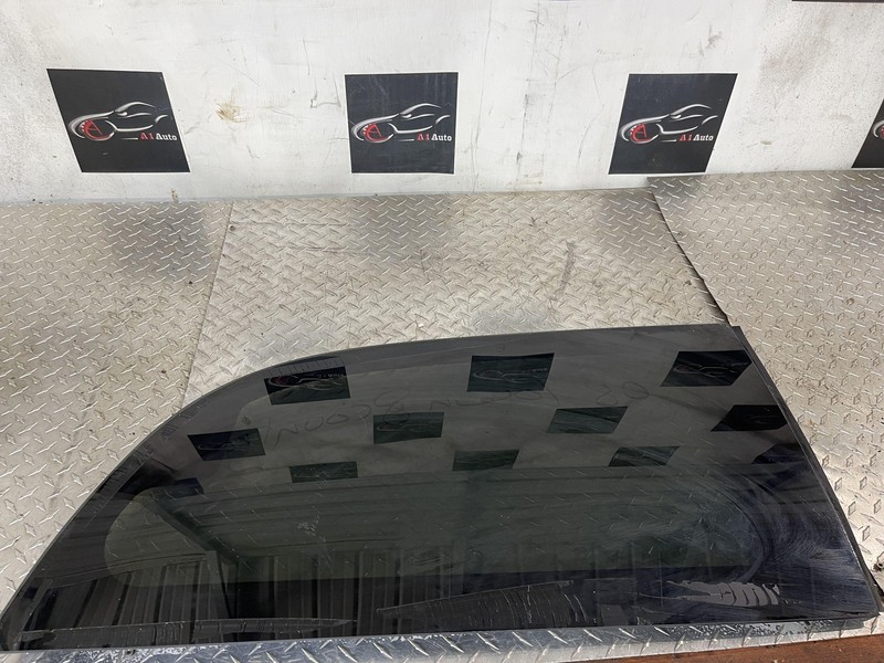 2008-2016 Chrylser Town Country Rear Passenger Window Vent Glass Oem Tested