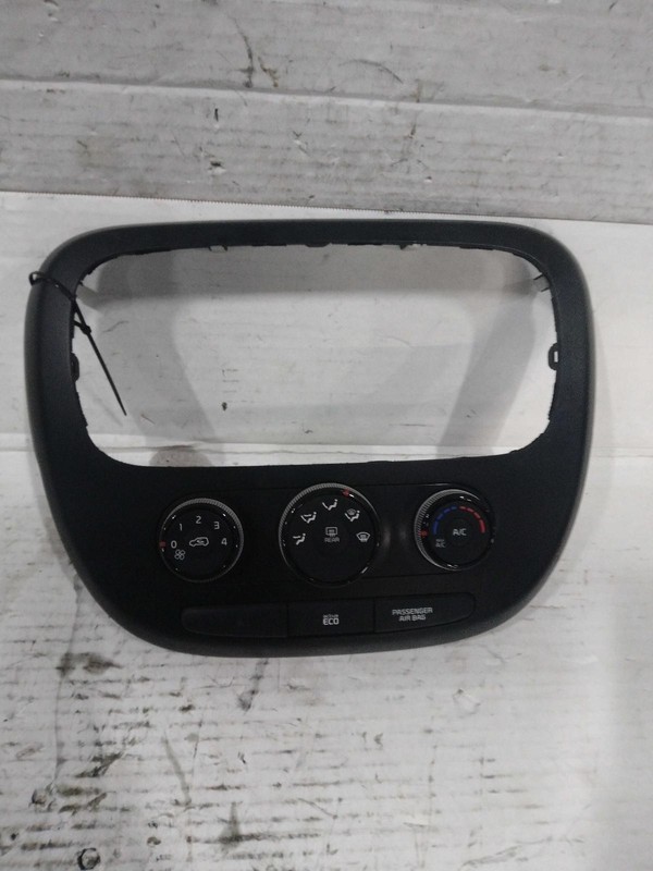 2016 KIA SOUL A/C Selector Switch OEM Silver 97250B2AS0 132K Miles