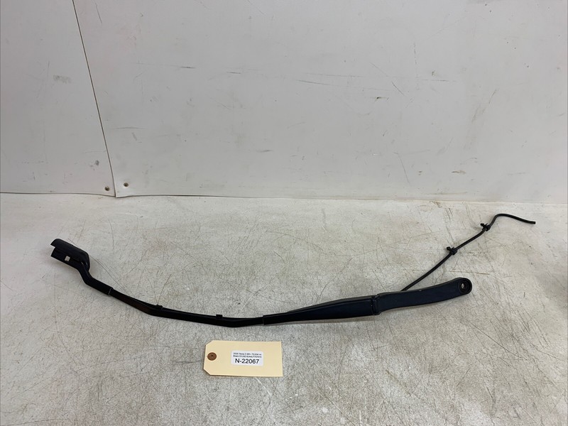 ⚡️17-23 Tesla Model 3 Front Passenger Side Windshield Wiper Arm RH OEM 22067 U18