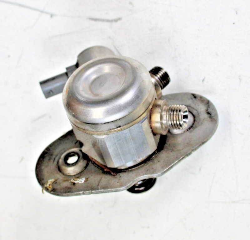 Genuine BMW F22 F30 F32 F10 X1 X3 X4 X5 Z4 pressure fuel pump OEM 1351 8604229