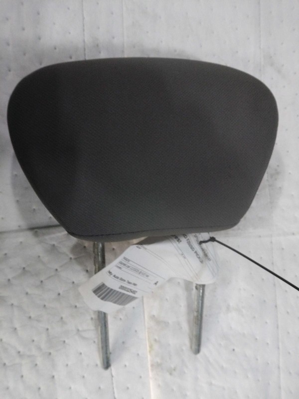 2006 Ford F250SD Pickup White Headrest - Used, 185k Miles, OEM Part #7393320
