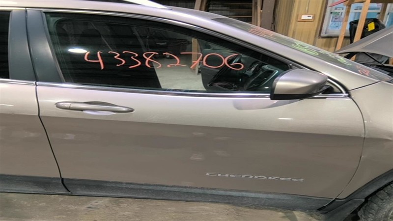 Passenger Front Door Electric Tempered Glass Fits 14-18 CHEROKEE 3595959