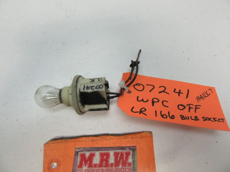 84-88 LINCOLN MARK SERIES LIGHT BULB SOCKET WIRE TAIL LIGHT TAILLIGHT LAMP LENS