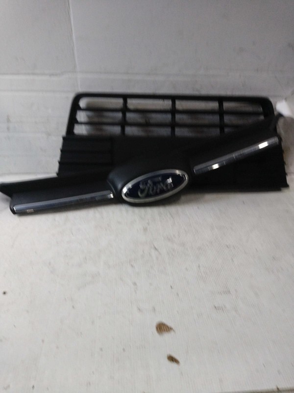 2013 Ford Focus Grille OEM Black Used 4DR SED 144K Miles BM5Z8200A