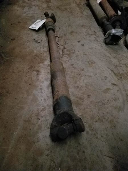 Front Drive Shaft 7.4L Fits 95-00 CHEVROLET 2500 PICKUP 129225