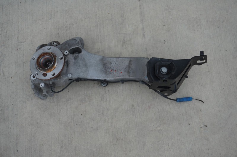 11-16 Mini Cooper Countryman Rear Left Driver Spindle Knuckle Wheel Hub OEM