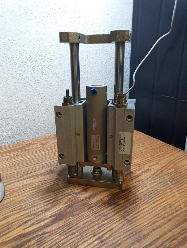 SMC MGGMB40-100 Pneumatic Guide Cylinder