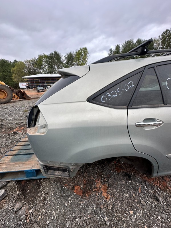 2006-2009 LEXUS RX400 HYBRID REAR RIGHT SIDE QUARTER PANEL BODY GOLD 6T1 OEM