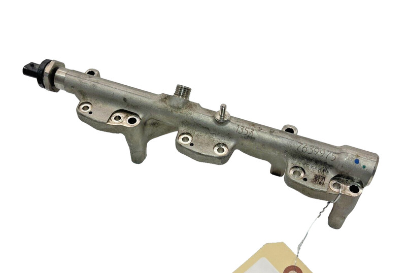 2017 - 2020 BMW 440i Front High Pressure Fuel Injector Rail with Sensor OEM