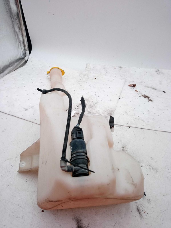 2016 Ford Mustang Washer Fluid Reservoir OEM White 2.30L 80K Miles