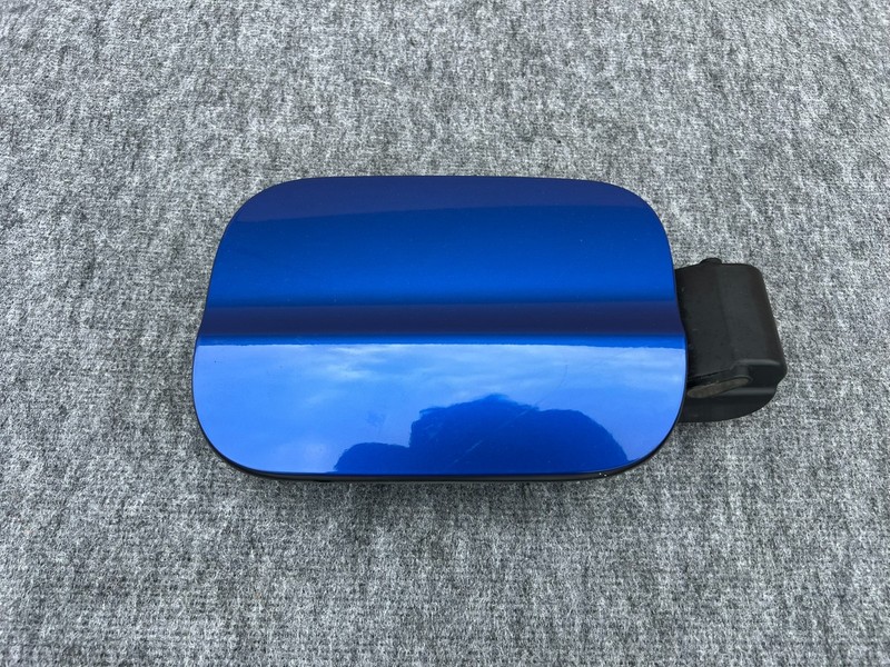 GENESIS G70 2019-2026 OEM FUEL TANK GAS LID DOOR HOUSING ASSEMBLY (BLUE)