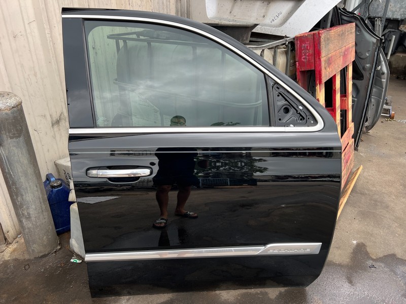 15-20 Cadillac Escalade FRONT RIGHT DOOR SHELL COMPLETE Black GBA OEM