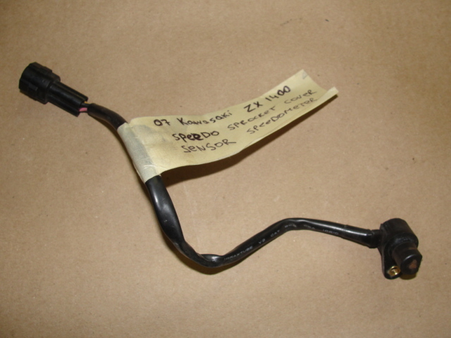 2007 KAWASAKI NINJA ZX 1400 SPEEDO SPROCKET COVER SENSOR SPEEDOMETER ZX1400 ZX14