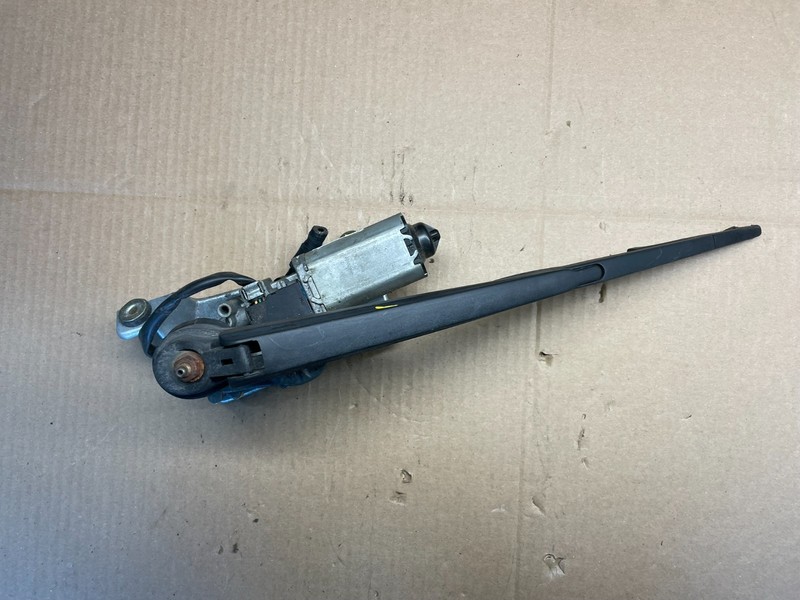 1999 to 2005 Saab 9-5 Wagon OEM Rear Windshield Wiper Motor U2095 PS