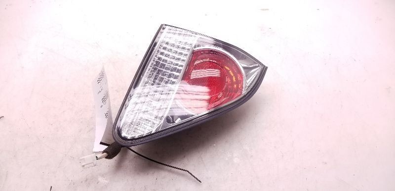 01-03 LEXUS RX300 DRIVER SIDE REAR LEFT TAIL LIGHT ASSEMBLY