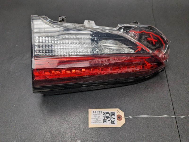 Rear Right Inner Tail Light Lamp 2020 Toyota RAV4 81580-0R060 2019 2021 - 2024 X
