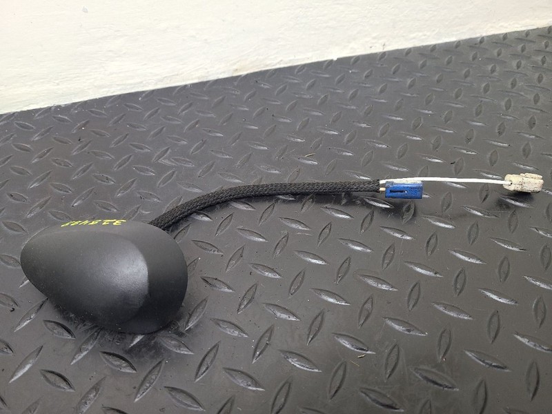 05-10 Chrysler 300 Roof Satellite Antenna OEM 5091504AB
